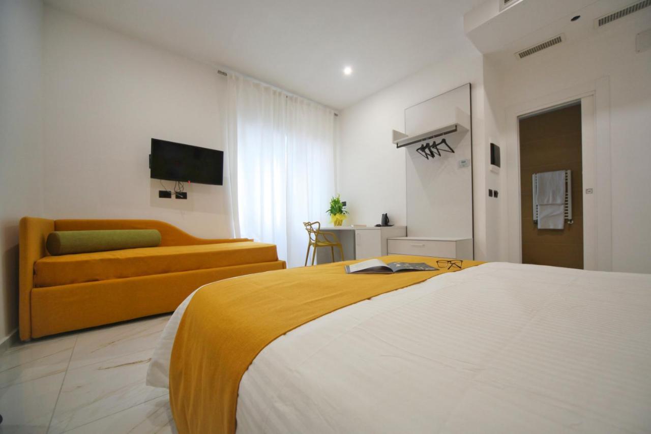 Be-Coloured Hotel Naples Exterior photo